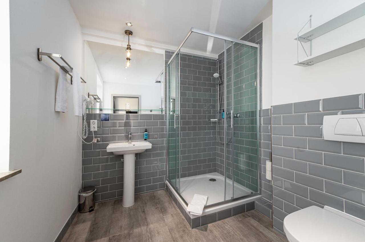 Hotel Das Q Aldingen  Ngoại thất bức ảnh